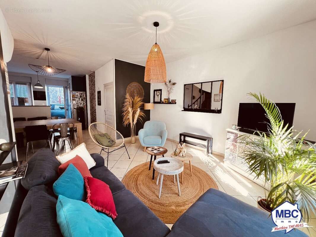 Maison à MONTREVAULT