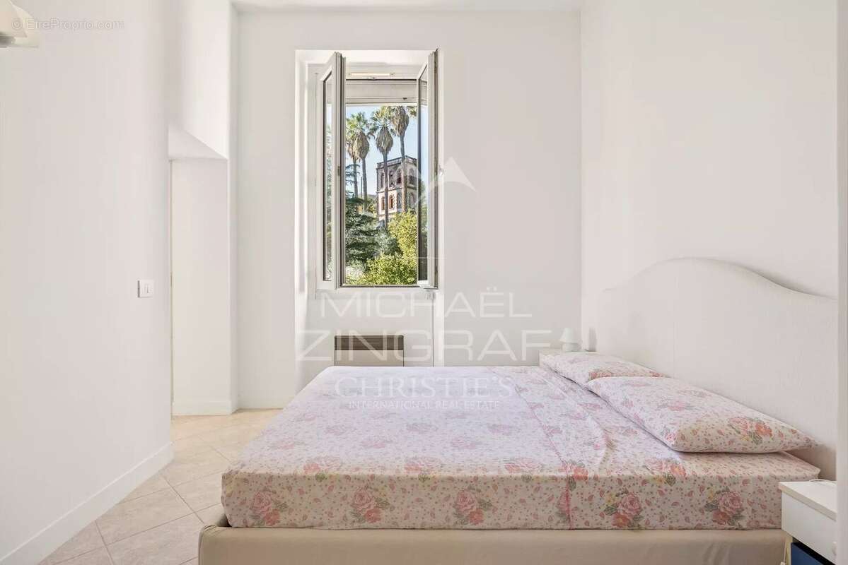 Appartement à VALLAURIS