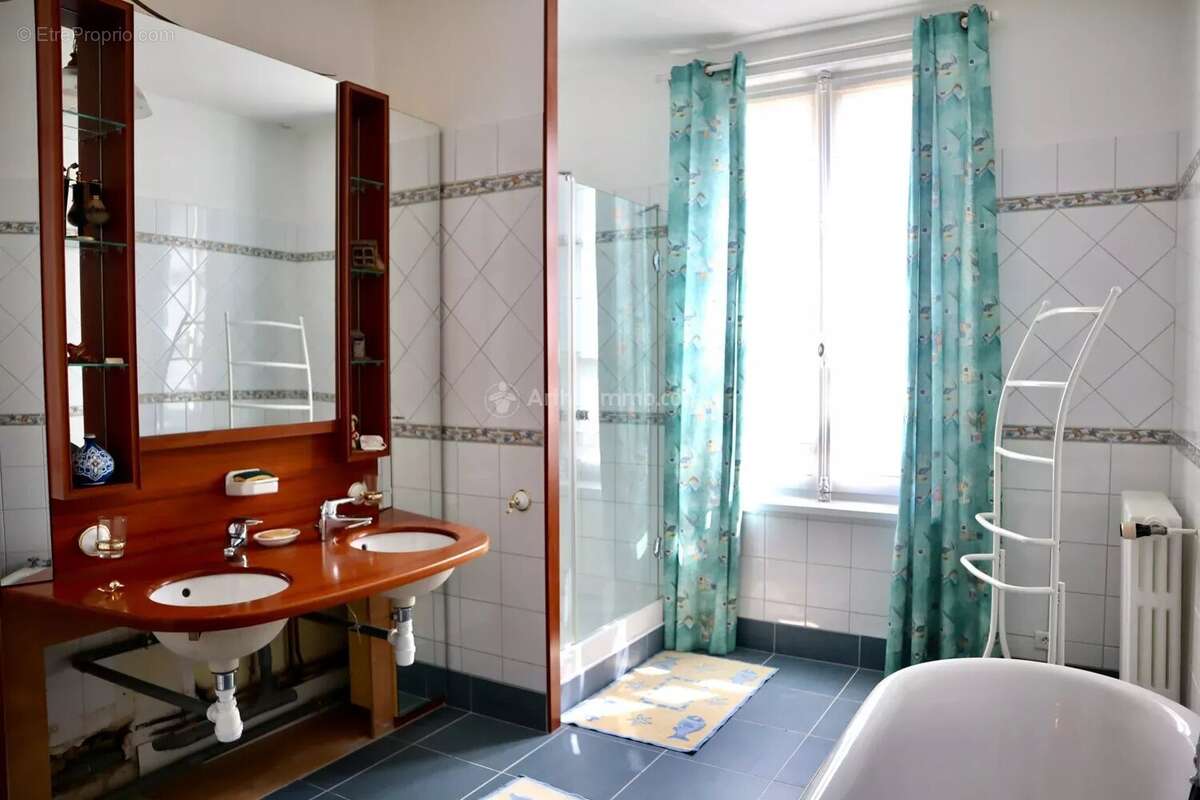 Maison à LA CHARTRE-SUR-LE-LOIR