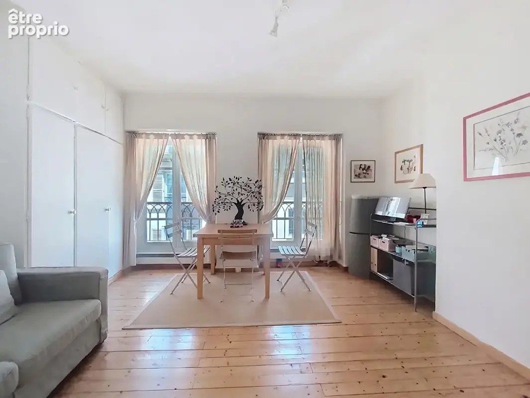 Appartement à PARIS-2E