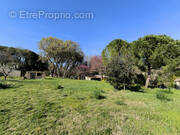 Terrain à SAINT-LAURENT-LA-VERNEDE