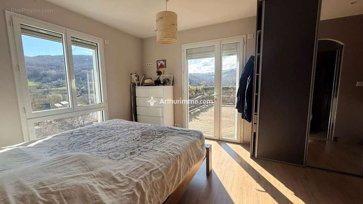 Maison à SAINT-BEAUZELY