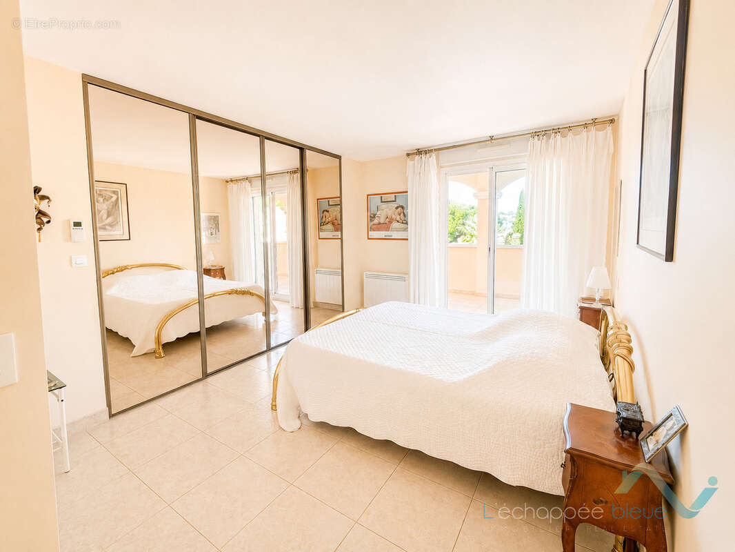 Appartement à CARQUEIRANNE