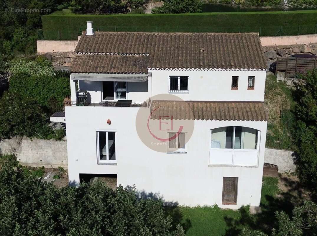 Maison à LES ADRETS-DE-L'ESTEREL