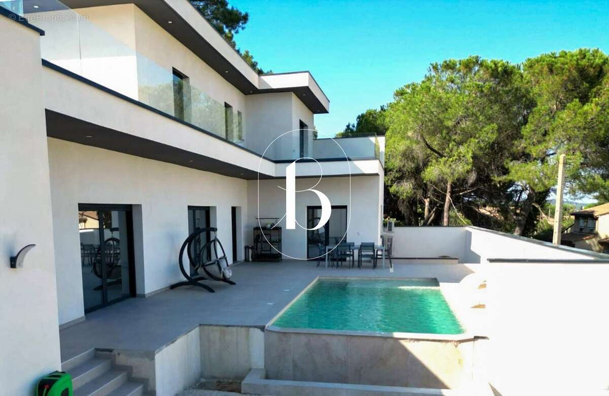 Maison à BAGNOLS-SUR-CEZE