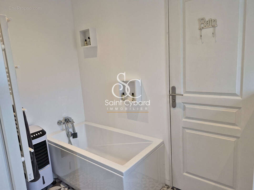 Maison à RUELLE-SUR-TOUVRE