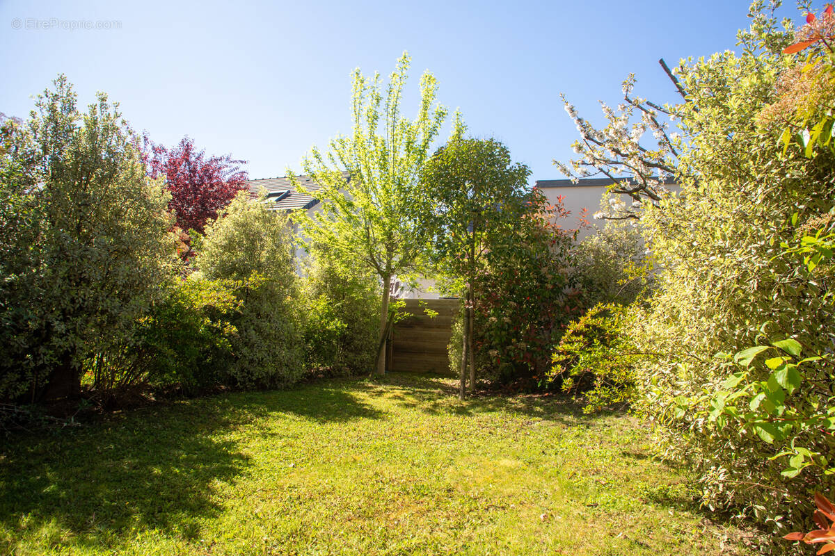 Appartement à SARTROUVILLE