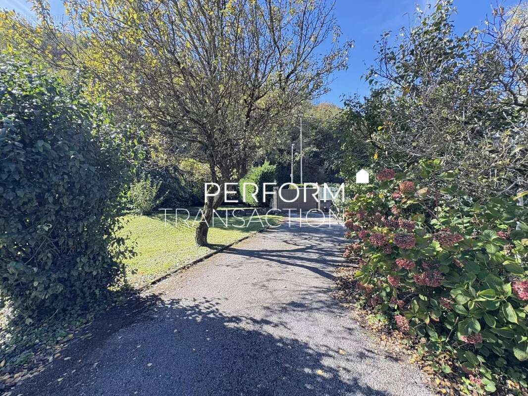 Maison à ECHIROLLES