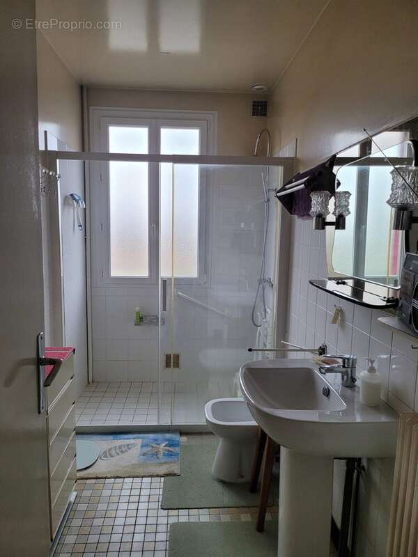 Maison à SAINT-LEONARD-DE-NOBLAT