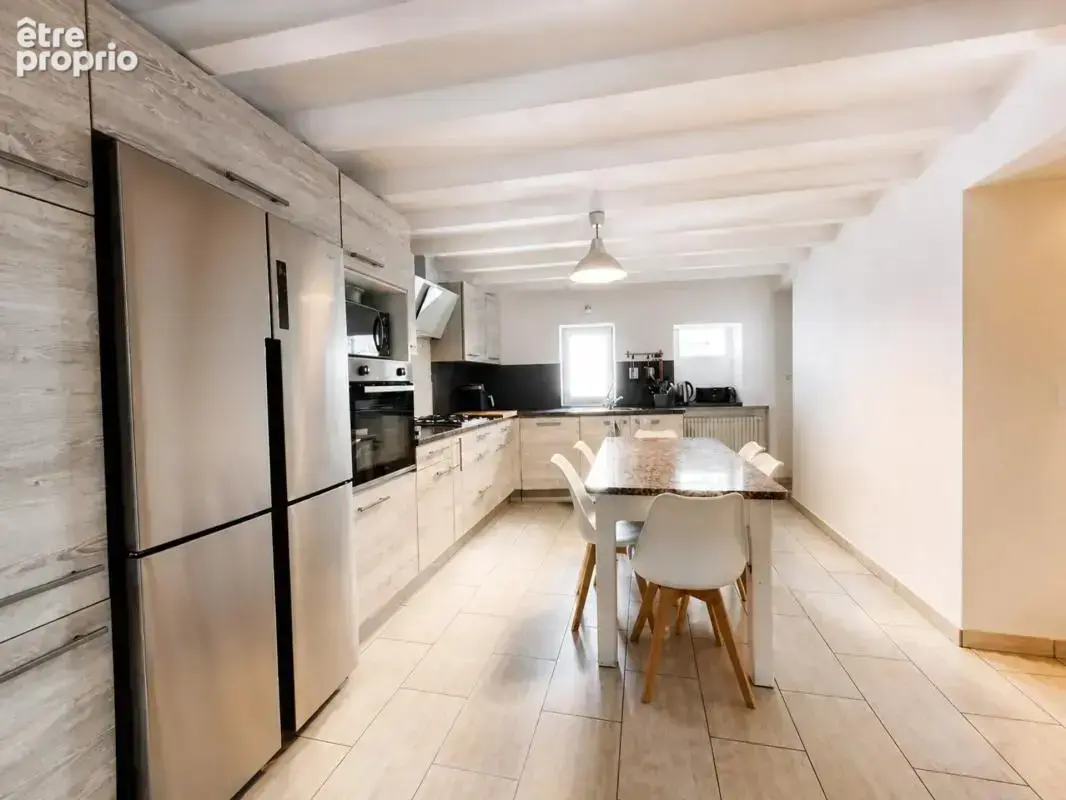 Maison de 4 pièces de 122 m² à Pont-de-Chéruy - photo 2