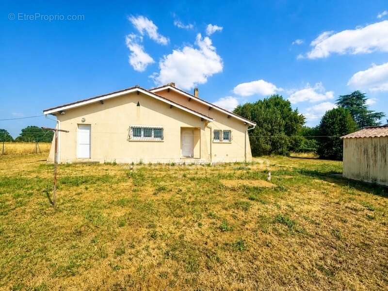 Maison de plain-pied avec vue sur les champs, près de 2 000 m² de terrain NERIGEAN (33) - photo 3