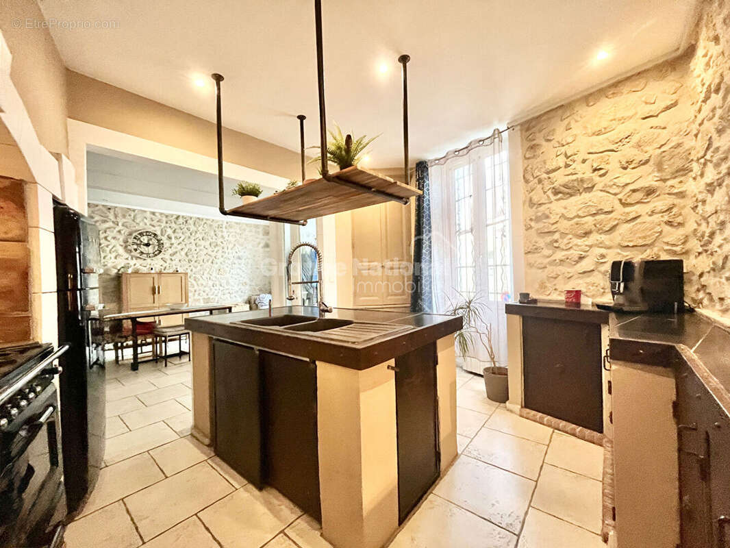 Maison à CHATEAURENARD