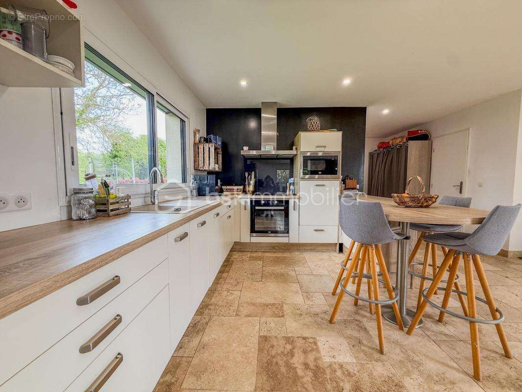 Maison familiale contemporaine de 2018 avec jardin – Prestations soignées, DPE A et vie de plain-pied - photo 4
