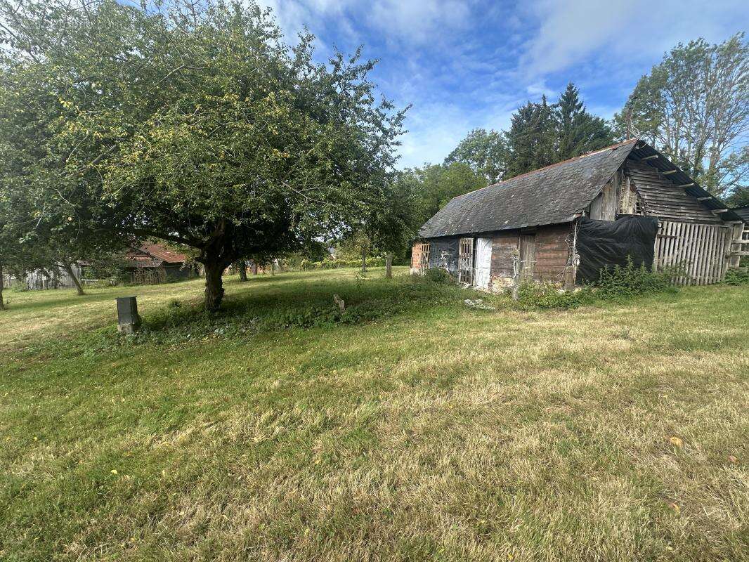 Terrain à SAINT-MARTIN-AUX-CHARTRAINS