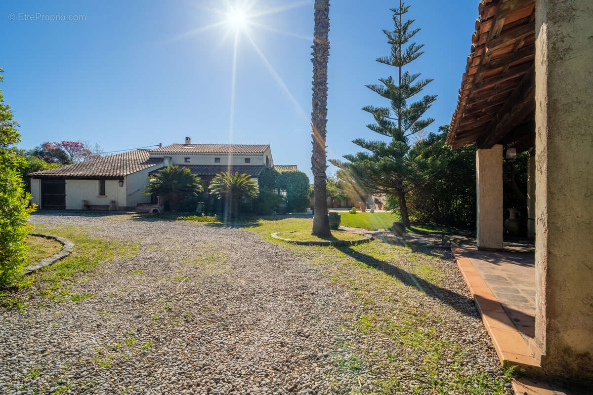 Maison à SIX-FOURS-LES-PLAGES