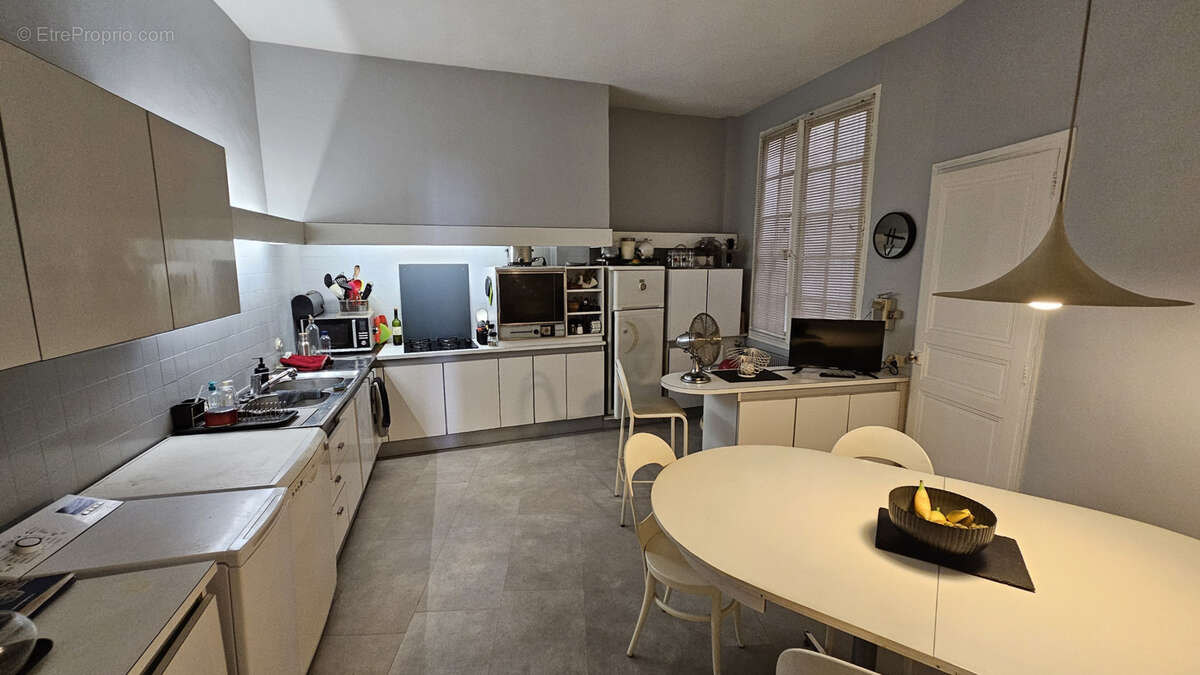 PERPIGNAN Appartement bourgeois situé au coeur du centre historique - photo 3