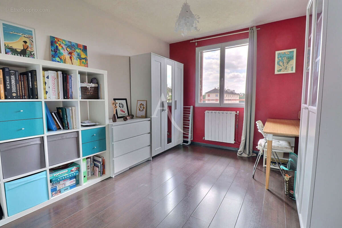 Appartement à LE MESNIL-LE-ROI