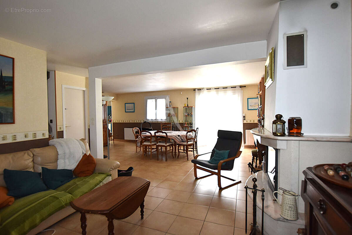 Maison à COMBS-LA-VILLE