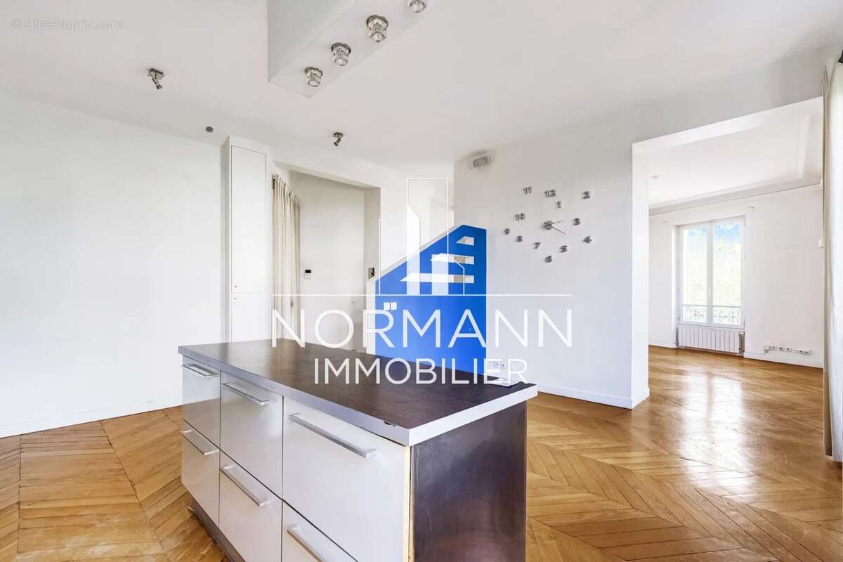 Appartement à LEVALLOIS-PERRET