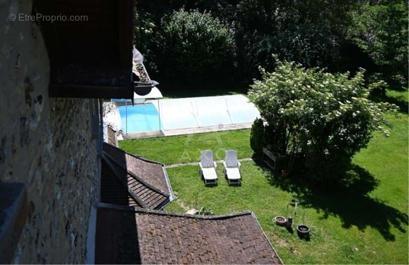 Maison à MENILLES