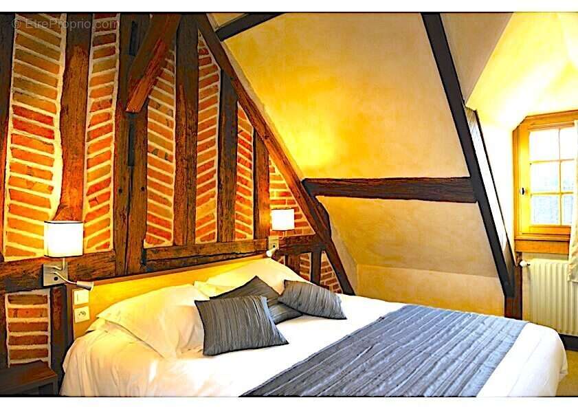 Autre à LA FERTE-IMBAULT