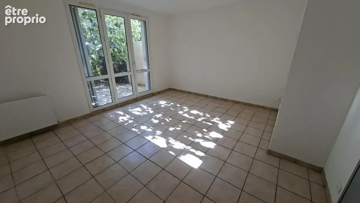 Charmante maison T3 avec jardin arboré et garage à Carpentras - photo 3