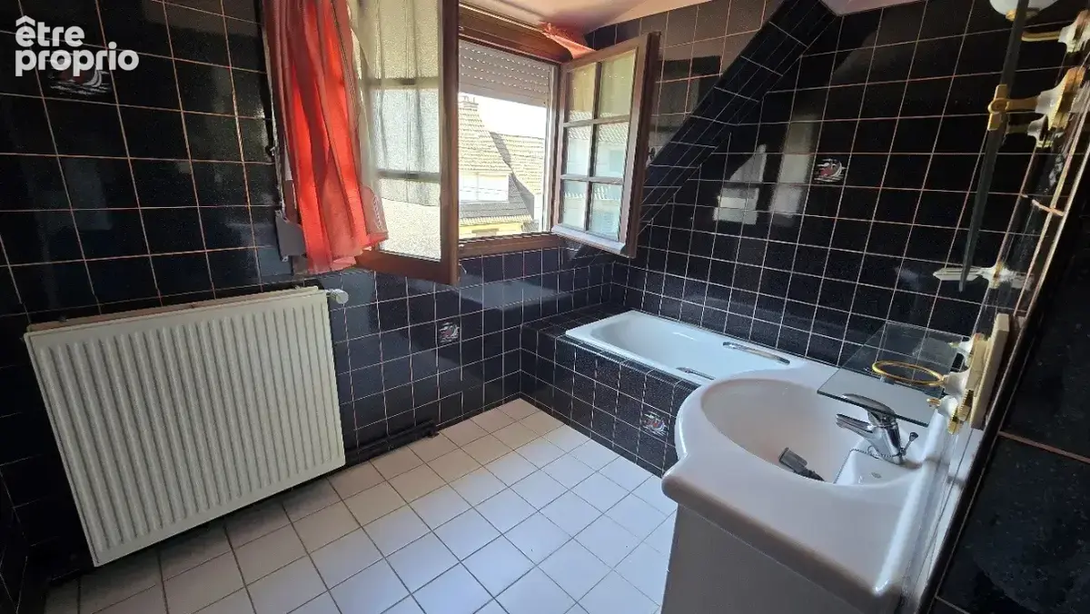 réf 4025 - Maison avec garage et jardin au calme - photo 8