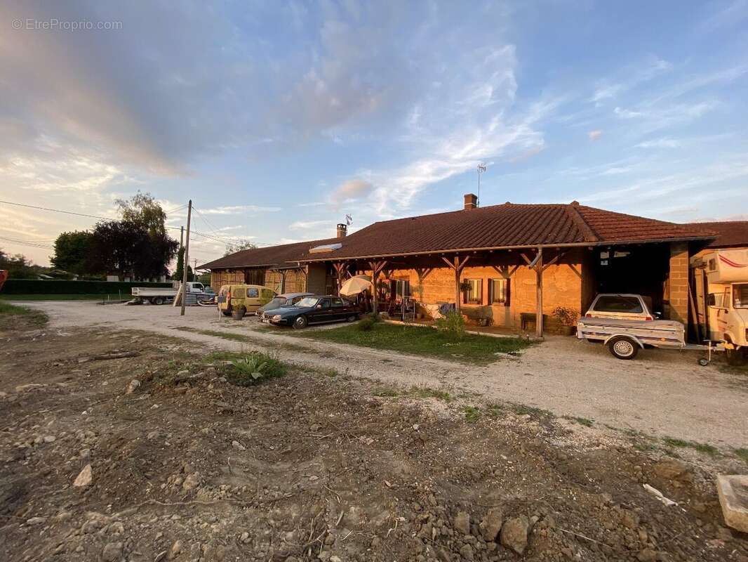 Maison à ROMENAY