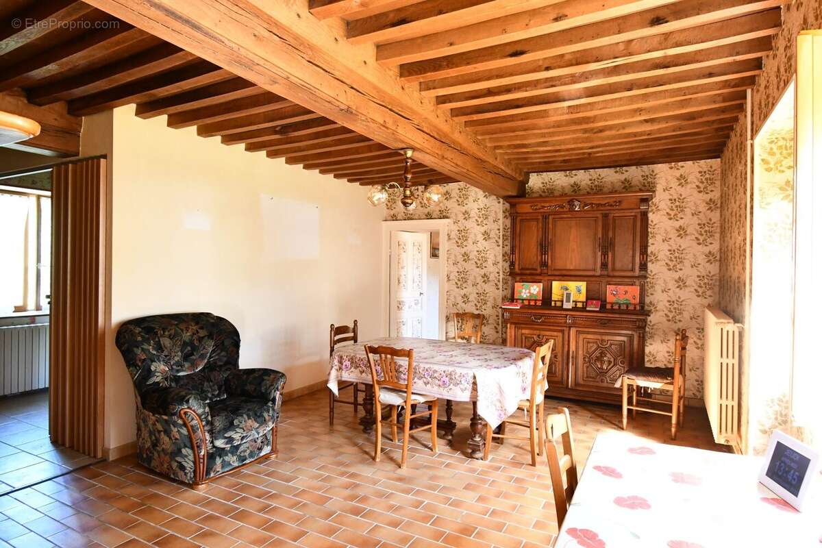 Maison à MONTSAUCHE-LES-SETTONS