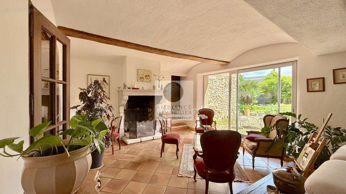 Maison à ETOILE-SUR-RHONE