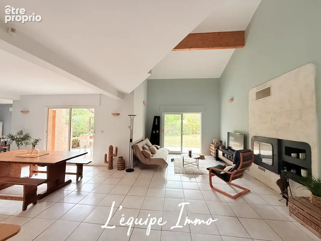 Au bord du lac de Plaisance- Maison T6 - 170 m2 - Grand garage- Piscine- Atelier- - photo 2