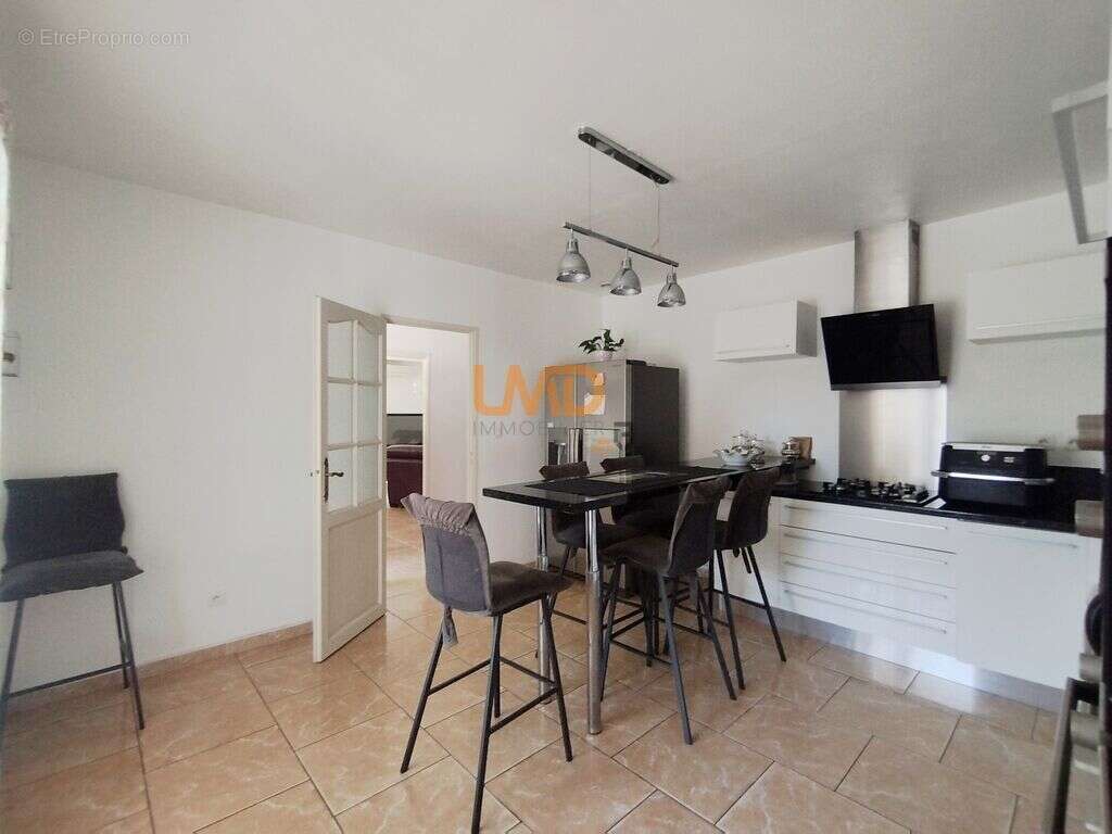 Maison à LA CALMETTE