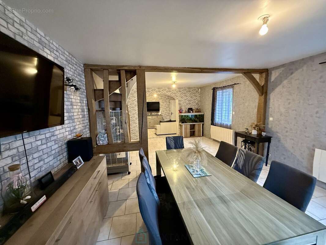 Maison à CALLENGEVILLE