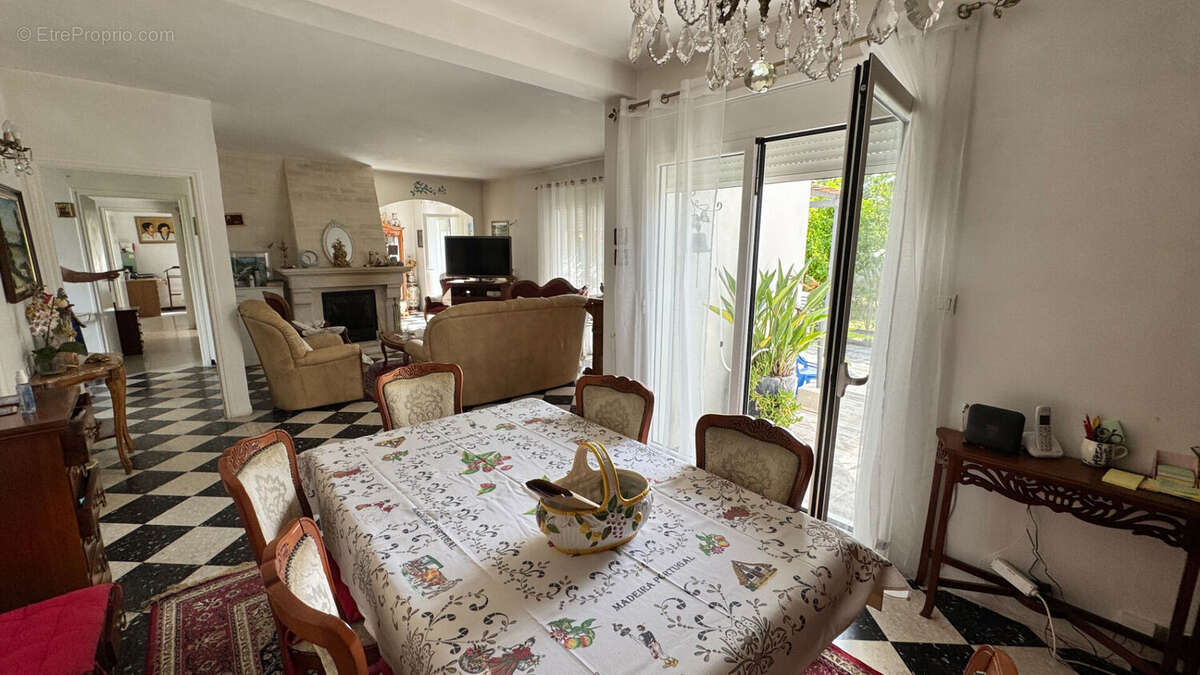 Maison à SORGUES