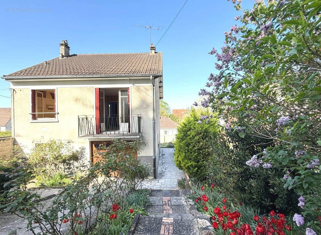 Maison à MONTLIGNON