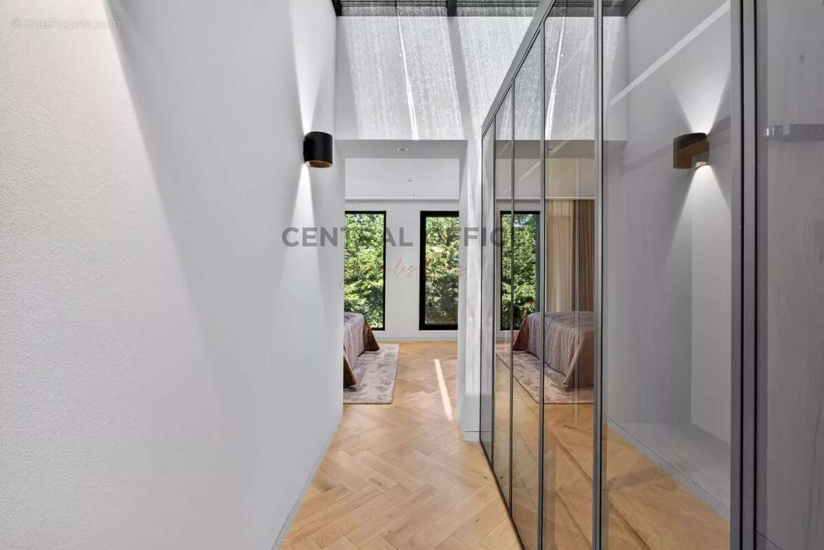 CAP D'ANTIBES- versant Ouest, villa contemporaine neuve d’exception dans un domaine privé - photo 19