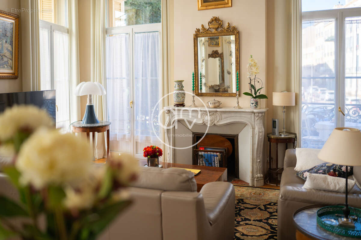 Appartement à HYERES