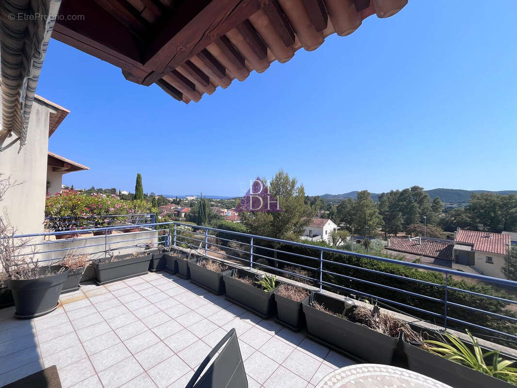 Appartement à BORMES-LES-MIMOSAS