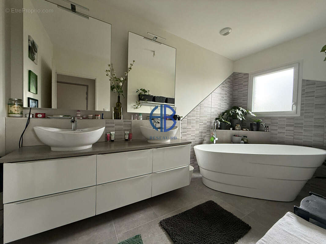 Maison 186 m² - 4 à 5 chambres - 6 587 m² de terrain - Calme absolu  (38260) - photo 14