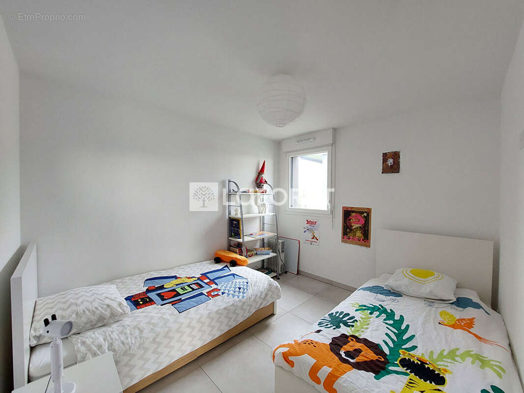 Unique ! F3 cosy dans superbe résidence contemporaine avec terrasse 44 m2 + grand garage - photo 6