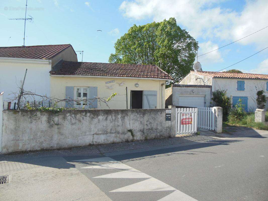Maison à VAUX-SUR-MER