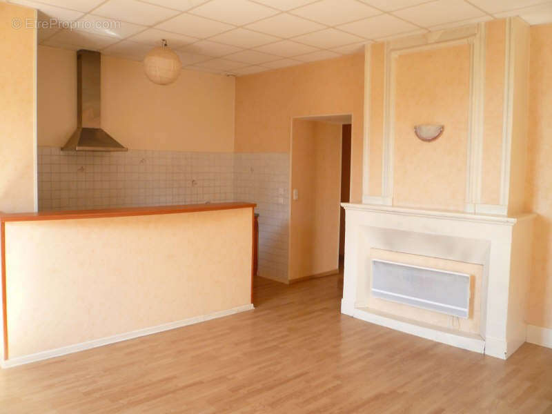 Appartement à FUMEL
