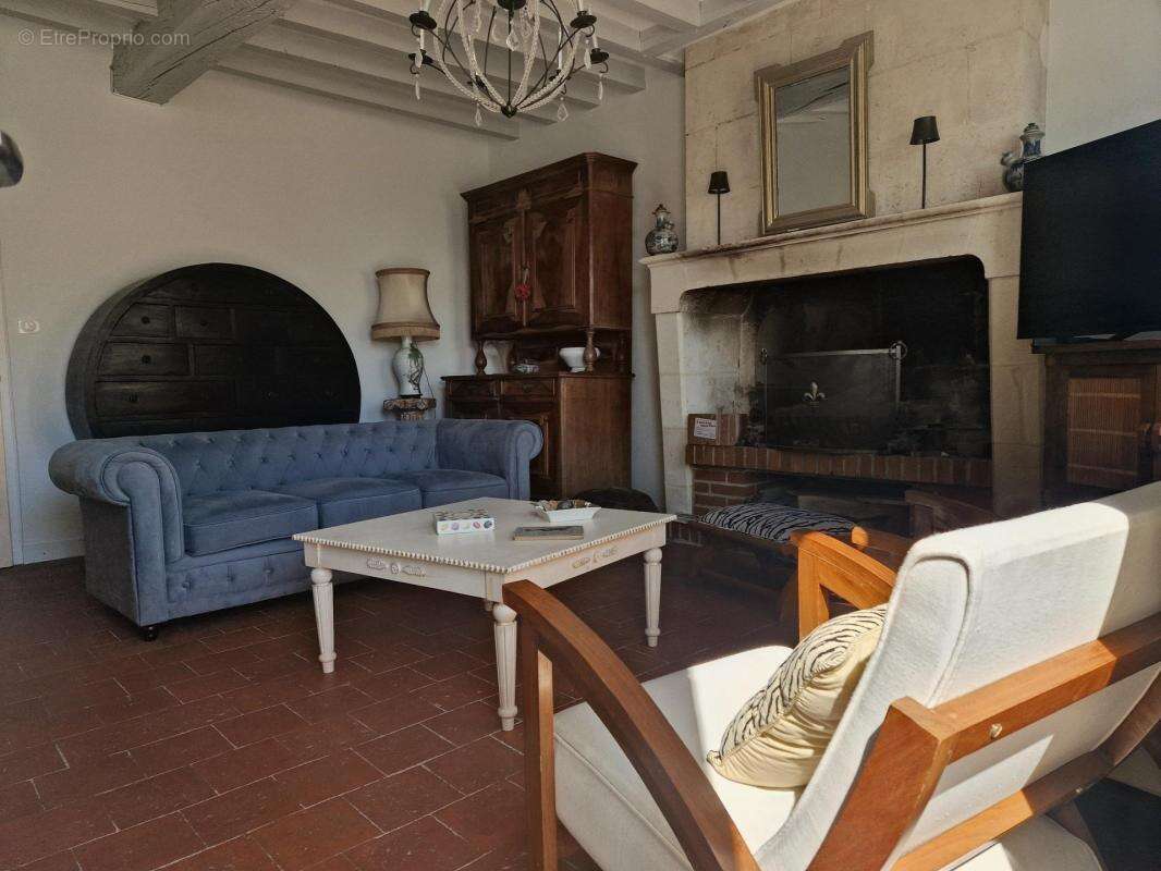 Maison à LONGUE-JUMELLES