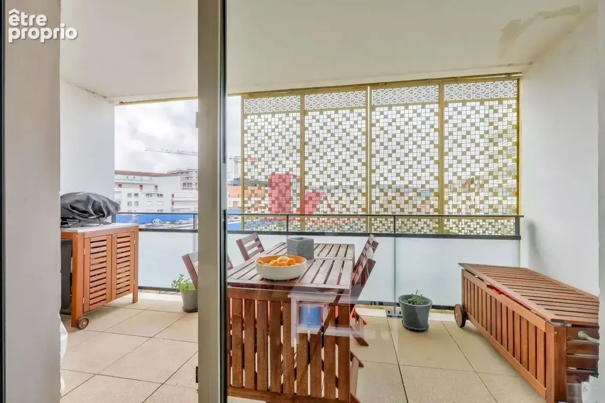 ISSY - Superbe 4 pièces 90.5 m2 au 5ème étage avec 14,5 m2 de Terrasse. Parking - photo 5
