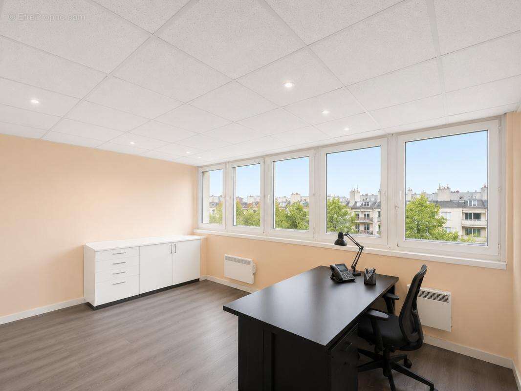 Commerce à PARIS-18E