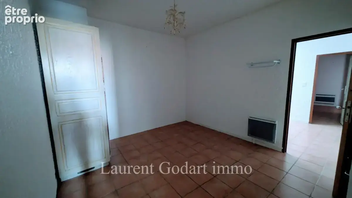 Maison de village en pierre avec 5 chambres et cour - photo 12