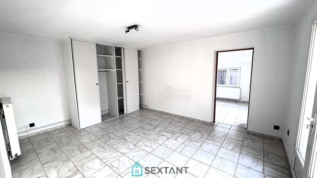 Maison à LA HARENGERE