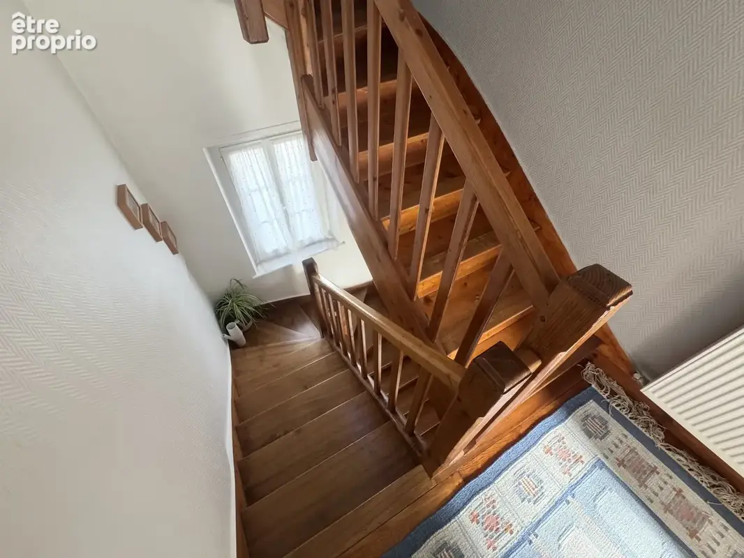 Jolie maison de ville avec 5 chambres, terrasse et stationnement privatif ! - photo 12