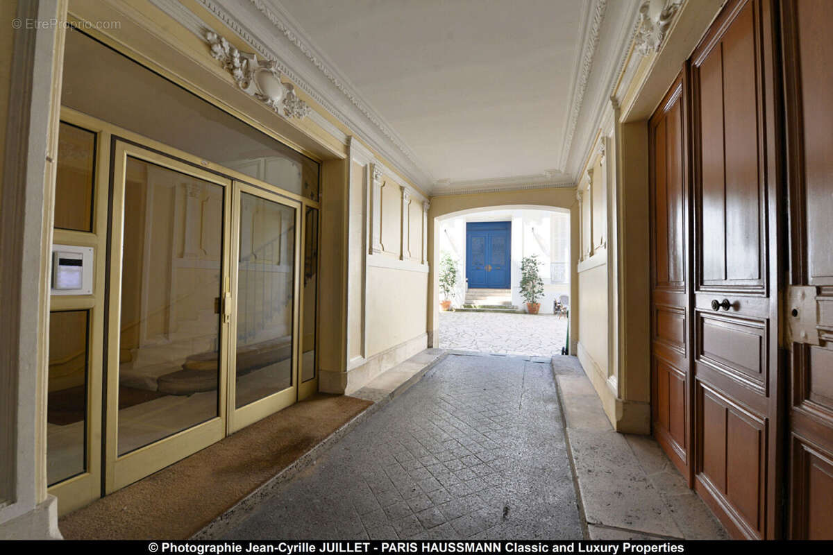 Appartement à PARIS-8E