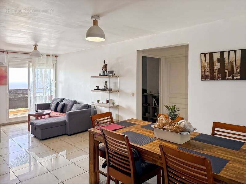 Appartement à SAINT-DENIS